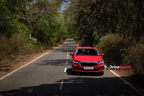 ಆಕರ್ಷಕ ವಿನ್ಯಾಸದ ಸ್ಕೋಡಾ ಸ್ಲಾವಿಯಾ 1.0 ವರ್ಷನ್ ಸೆಡಾನ್ ರಿವ್ಯೂ