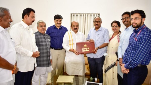 ಕರ್ನಾಟಕ ಬಜೆಟ್ 2022: ವಾಹನ ಮಾಲೀಕರಿಗೆ ಸಿಹಿಸುದ್ದಿ, ಇವಿ ವಾಹನ ಖರೀದಿಗೆ ಸಬ್ಸಡಿ..
