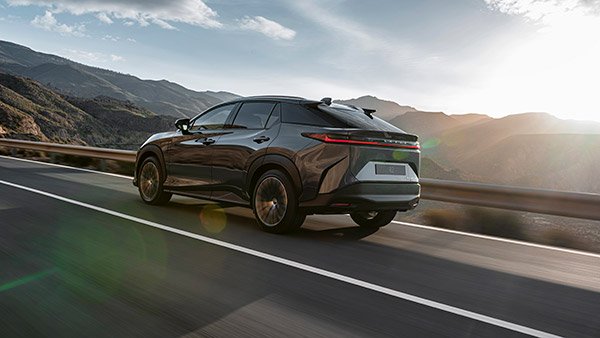 ಸಿಂಗಲ್ ಚಾರ್ಜ್ನಲ್ಲಿ 450 ಕಿ.ಮೀ ಮೈಲೇಜ್ ನೀಡುವ Lexus RZ ಎಲೆಕ್ಟ್ರಿಕ್ SUV ಬಹಿರಂಗ