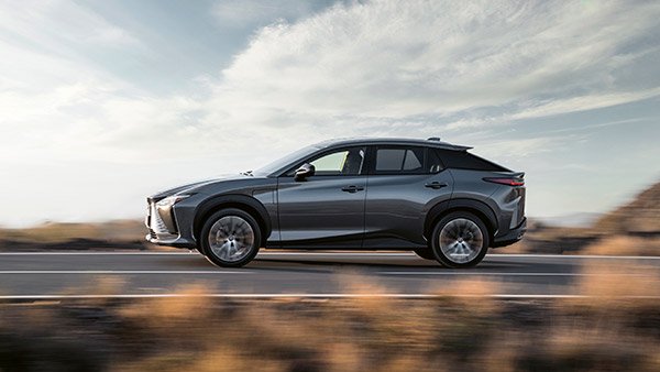 ಸಿಂಗಲ್ ಚಾರ್ಜ್ನಲ್ಲಿ 450 ಕಿ.ಮೀ ಮೈಲೇಜ್ ನೀಡುವ Lexus RZ ಎಲೆಕ್ಟ್ರಿಕ್ SUV ಬಹಿರಂಗ