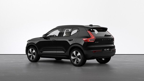 ವೋಲ್ವೋ xc40 ಕಾರನ್ನು ಖರೀಸಿದ RRR ಸಿನಿಮಾ ನಿರ್ದೇಶಕ ಎಸ್ಎಸ್ ರಾಜಮೌಳಿ
