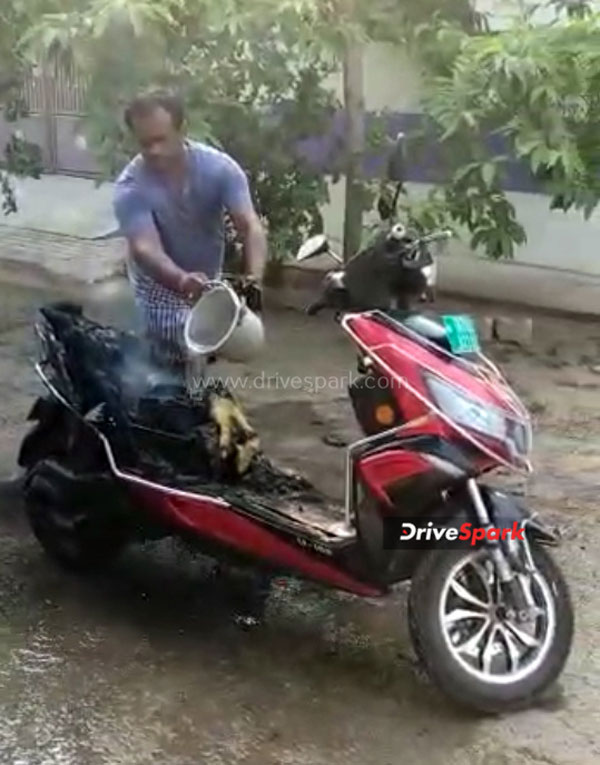 ಮತ್ತೊಂದು ಇವಿ ಸ್ಕೂಟರ್ ಬೆಂಕಿ ಅವಘಡ: ಪ್ರಾಣಾಪಾಯದಿಂದ ಪಾರಾದ ವಾಹನ ಮಾಲೀಕ