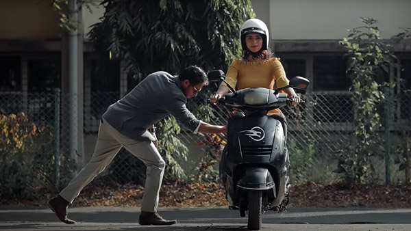 ಐಐಟಿ ಪದವೀಧರರ ಸೆಲ್ಫ್ ಕಂಟ್ರೋಲ್ ಸ್ಕೂಟರ್ ಅನಾವರಣ: ಡ್ರೈವ್ ಮಾಡಬೇಕಿಲ್ಲ, ಕರೆದರೆ ತಾನಾಗೆ ಬರುತ್ತದೆ!
