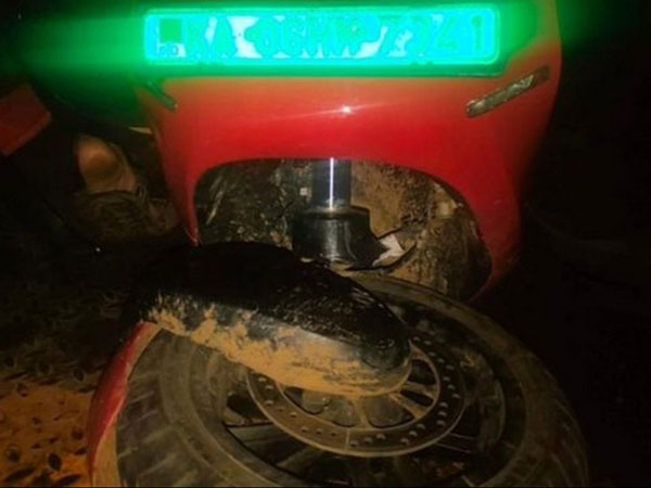 ಓಲಾಗೆ ಹೊಸ ಸಮಸ್ಯೆ: ನಡು ರಸ್ತೆಯಲ್ಲಿ ಮುಂಭಾಗದ ಚಕ್ರ ಮುರಿದು ಕೆಟ್ಟುನಿಂತ ಸ್ಕೂಟರ್