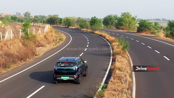ಅತ್ಯಾಧುನಿಕ ಫೀಚರ್ಸ್ ಒಳಗೊಂಡಿರುವ ಹೊಸ ಟಾಟಾ ನೆಕ್ಸನ್ ಇವಿ ಮ್ಯಾಕ್ಸ್ ರಿವ್ಯೂ