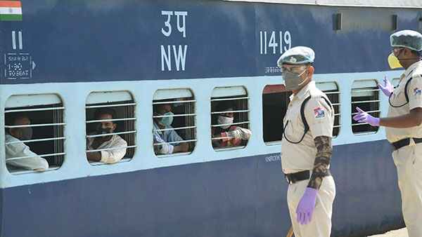 ವಿವಿಧ ಬಣ್ಣಗಳಲ್ಲಿ ಕಂಡುಬರುವ ರೈಲು ಭೋಗಿಗಳು ಏನನ್ನು ಸೂಚಿಸುತ್ತವೆ?: ಇಲ್ಲಿದೆ ಸಂಪೂರ್ಣ ಮಾಹಿತಿ