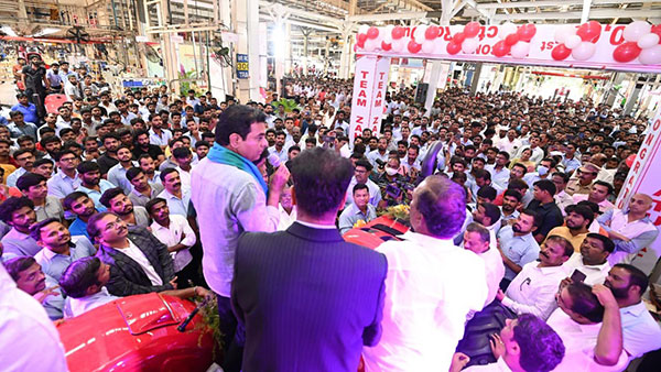 ಮಹೀಂದ್ರಾ ಉತ್ಪನ್ನಗಳಿಗಾಗಿ ಪೋಸ್ ಕೊಟ್ಟ ತೆಲಂಗಾಣ ಮಂತ್ರಿ: ಹೀರೊ ಎಂದು ಕಾಲೆಳೆದ ಆನಂದ್ ಮಹೀಂದ್ರಾ