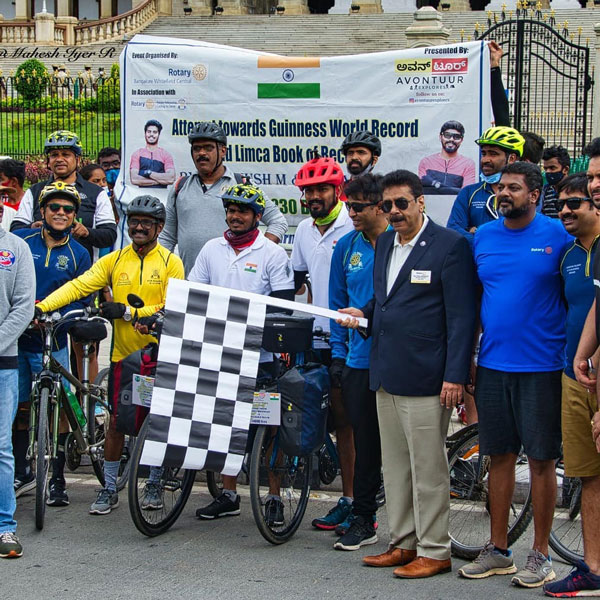 ಸೈಕ್ಲಿಂಗ್ ಮೂಲಕ 24 ಸಾವಿರ ಕಿ.ಮೀ ಪ್ರಯಾಣಿಸಿ ವಿಶ್ವದಾಖಲೆ ನಿರ್ಮಿಸಿದ ಬೆಂಗಳೂರು ಯುವಕರು