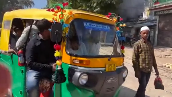 ಒಂದೆರಡಲ್ಲ ಬರೋಬ್ಬರಿ 27 ಮಂದಿಯನ್ನು ಆಟೋದಲ್ಲಿ ಕೂರಿಸಿಕೊಂಡು ಪೊಲೀಸರಗೆ ಸಿಕ್ಕಿಬಿದ್ದ