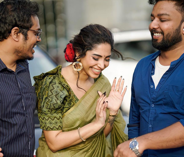 ಎಷ್ಟೇ ದುಬಾರಿ ಕಾರು ಖರೀದಿಸಿದರೂ ನಿನ್ನ ಕಾರಿಗಿಂತ ನೀನೇ ಚಂದ: ಅಭಿಮಾನಿಗಳ ಕಮೆಂಟ್ಸ್ಗೆ ನಟಿ ಫಿದಾ