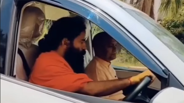 ತಮ್ಮ ಹೊಸ ಮಹೀಂದ್ರಾ ಎಕ್ಸ್ಯುವಿ700 ಕಾರು ಡ್ರೈವ್ ಮಾಡಿದ ಯೋಗ ಗುರು ಬಾಬಾ ರಾಮ್ದೇವ್