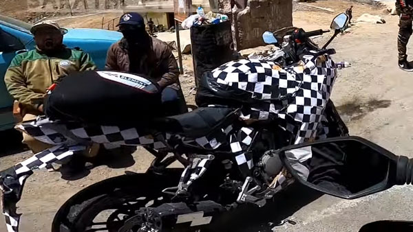 300 ಸಿಸಿ ಶಕ್ತಿಶಾಲಿ ಆಫ್-ರೋಡ್ ಬೈಕ್ಗಳ ಬಿಡುಗಡೆ ಸಜ್ಜದ ಹೀರೋ: ಟೆಸ್ಟಿಂಗ್ ವೇಳೆ ಕಾಣಿಸಿಕೊಂಡ ಬೈಕ್