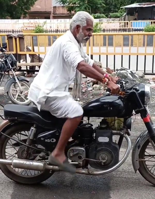 ಬೈಕ್ ಕಿಕ್ ಸ್ಟಾರ್ಟ್ ಮಾಡುವ ಅಜ್ಜನ ಸ್ಟೈಲ್ಗೆ ನೆಟ್ಟಿಗರು ಫಿದಾ