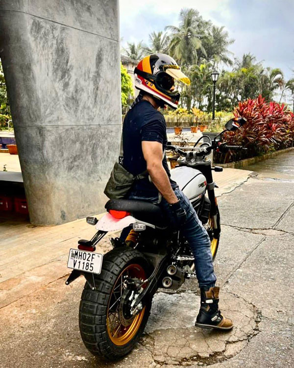 ರೂ.14 ಲಕ್ಷ ಬೆಲೆಯ ಡುಕಾಟಿ ಸ್ಕ್ರ್ಯಾಂಬ್ಲರ್ ಡೆಸರ್ಟ್ ಸ್ಲೆಡ್ ಬೈಕ್ ಖರೀದಿಸಿದ ನಟ