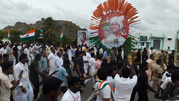 ಭಾರತ್ ಜೋಡೋ ಯಾತ್ರೆ: ಹೀಗಿದೆ ನೋಡಿ ರಾಹುಲ್ ಗಾಂಧಿ ತಂಗಲು ಬಳಸುತ್ತಿರುವ ಮೋಟಾರ್ ಹೋಮ್