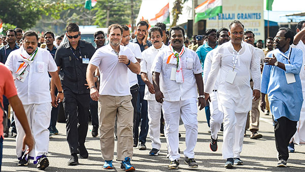 ಭಾರತ್ ಜೋಡೋ ಯಾತ್ರೆ: ಹೀಗಿದೆ ನೋಡಿ ರಾಹುಲ್ ಗಾಂಧಿ ತಂಗಲು ಬಳಸುತ್ತಿರುವ ಮೋಟಾರ್ ಹೋಮ್
