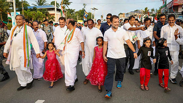 ಭಾರತ್ ಜೋಡೋ ಯಾತ್ರೆ: ಹೀಗಿದೆ ನೋಡಿ ರಾಹುಲ್ ಗಾಂಧಿ ತಂಗಲು ಬಳಸುತ್ತಿರುವ ಮೋಟಾರ್ ಹೋಮ್