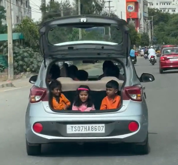 ಬೇಜವಾಬ್ದಾರಿಯುತ ಪೋಷಕರು: ಮಕ್ಕಳ ಜೀವವನ್ನು ಅಪಾಯಕ್ಕೆ ದೂಡಿದವರಿಗೆ ಪೊಲೀಸರಿಂದ ಉತ್ತಮ ಆಥಿತ್ಯ