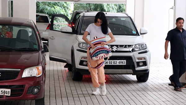 ಕೋಟಿಗಟ್ಟಲೇ ಸಂಪಾದನೆಯಿದ್ರು ಮಾರುತಿ ಬ್ರೆಝಾ ಅಂದ್ರೆ ಇಷ್ಟ: ಹಳೆಯ ಬ್ರೆಝಾದಲ್ಲಿ ಕಾಣಿಸಿಕೊಂಡ ನಟಿ