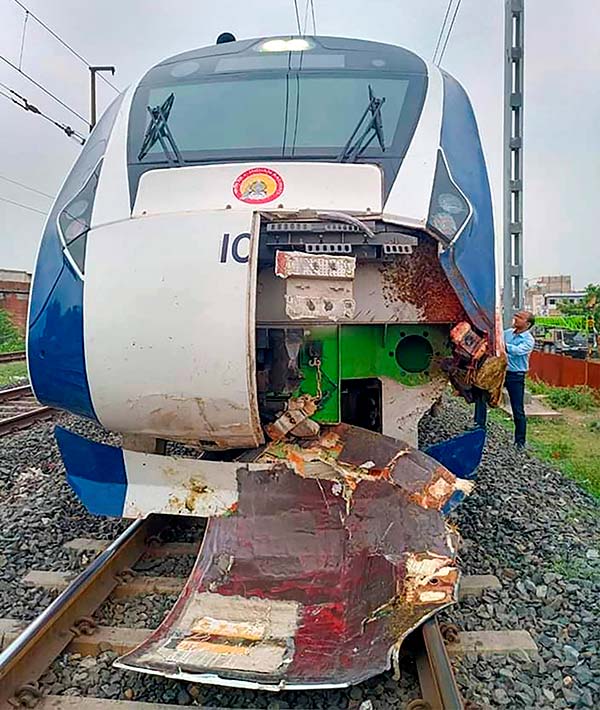 ವಂದೇ ಭಾರತ್ ರೈಲು ಅಪಘಾತ: ಕೇವಲ 24 ಗಂಟೆಗಳಲ್ಲಿ ರೈಲು ದುರಸ್ತಿ, ಮರುದಿನವೆ ಸೇವೆಗೆ ಹಾಜರು