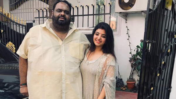 ಸುಂದರ ಪತ್ನಿಗೆ ಅದ್ಬುತ ಕಾರನ್ನು ಉಡುಗೊರೆಯಾಗಿ ನೀಡಿ ಮತ್ತೊಮ್ಮೆ ವೈರಲ್ ಆದ ನಿರ್ಮಾಪಕ